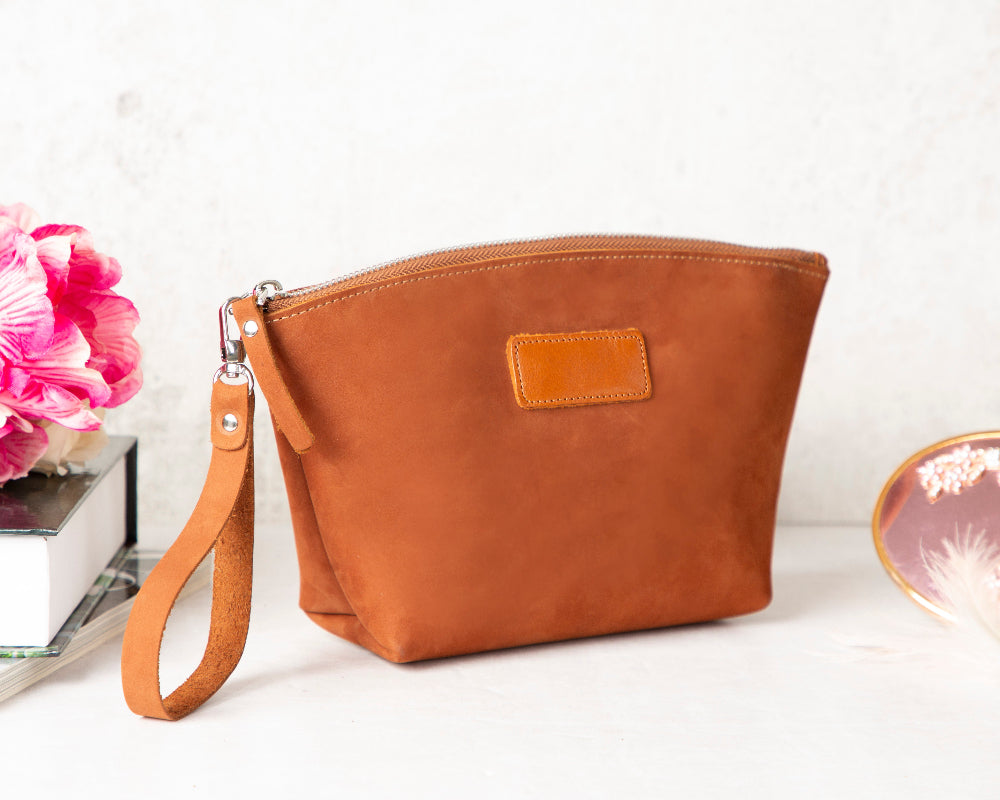 Luna Leather Makeup Bag – Genuine Leather Toiletry & Dopp Kit for Men & Women for Travel Elegance | Minimal & Handcrafted