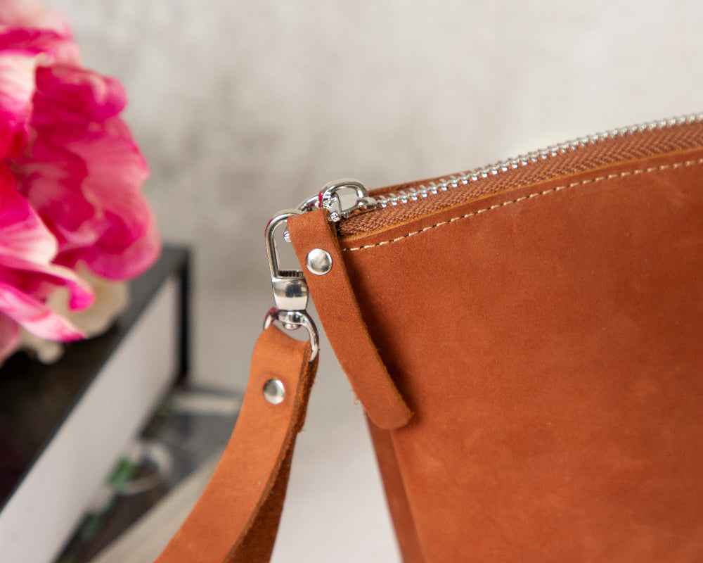 Luna Leather Makeup Bag – Genuine Leather Toiletry & Dopp Kit for Men & Women for Travel Elegance | Minimal & Handcrafted