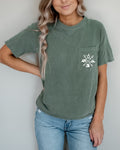 Camping & Hiking Mountain Comfort Colors Pocket T-Shirt – Nature Vacation Summer Outdoor Graphic Tee