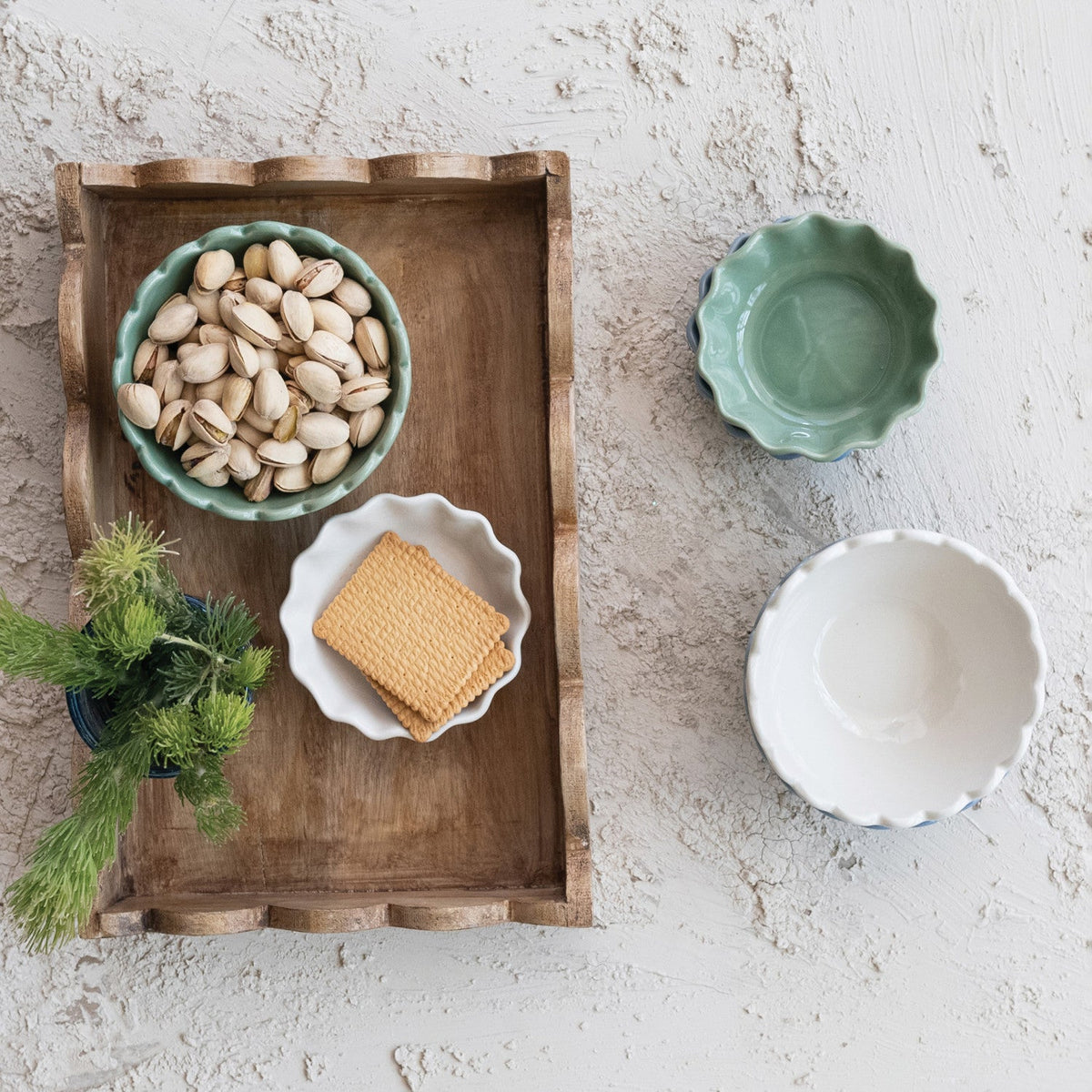 Mango Wood Scalloped Edge Tray