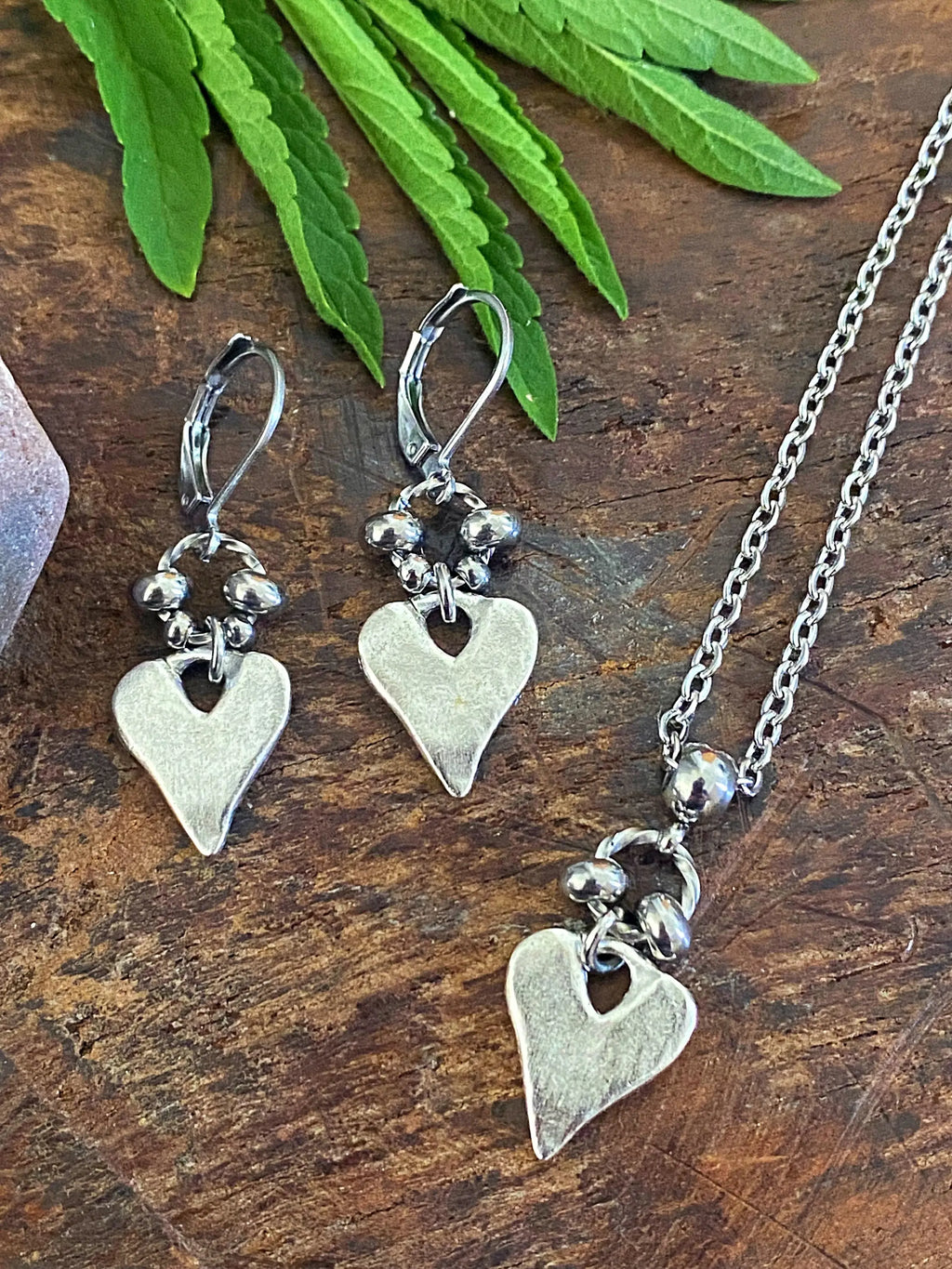 RUSTIC HEART NECKLACE