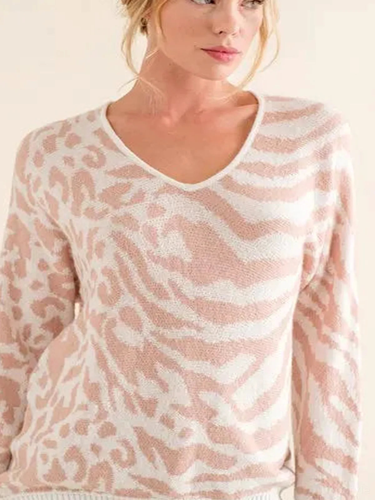 Bold Leopard-Zebra Combo Casual Sweater: Fashion-Forward & Comfortable