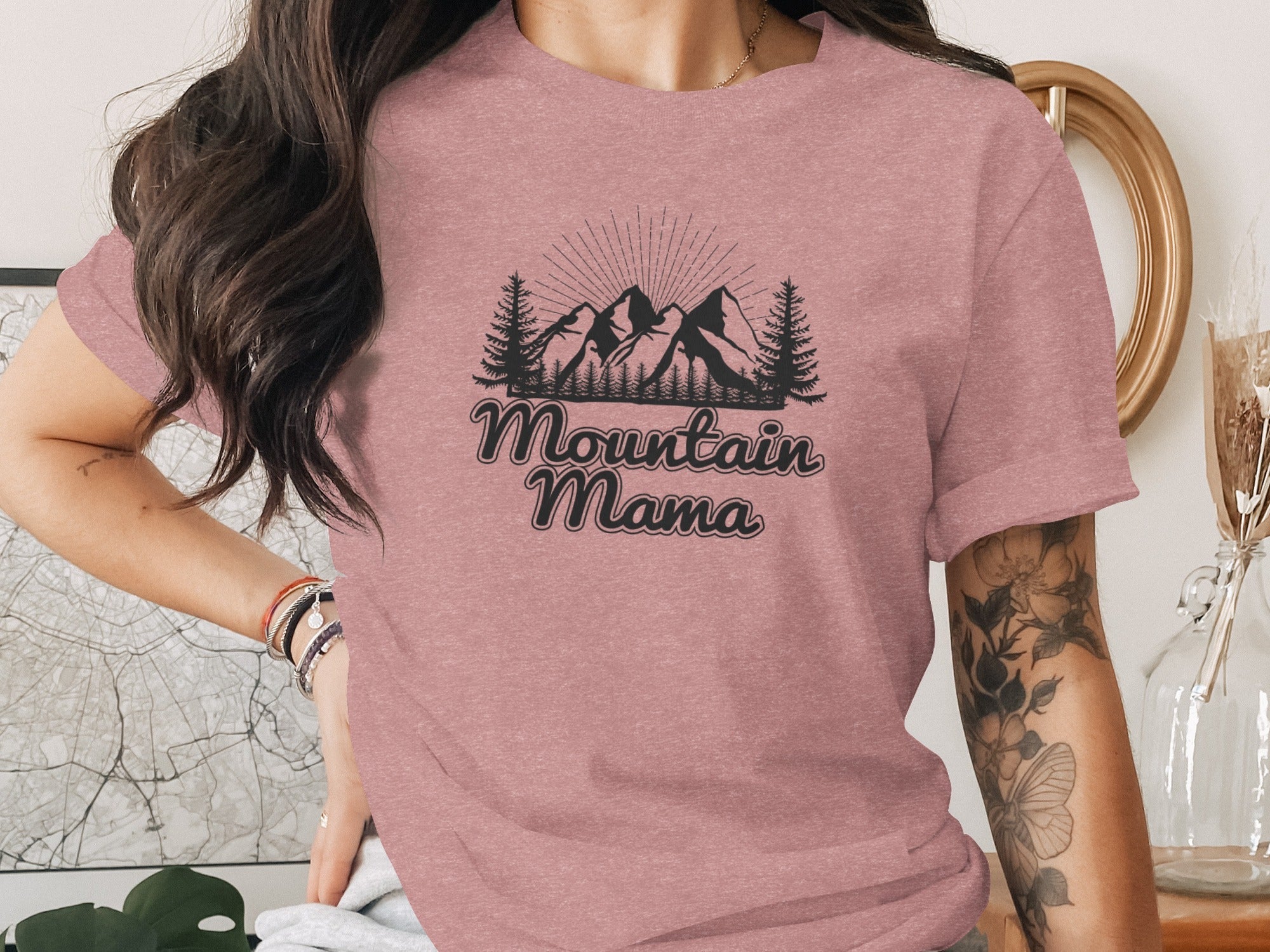 Mountain Mama Adventure Design Ideal Mother's Day T-Shirt