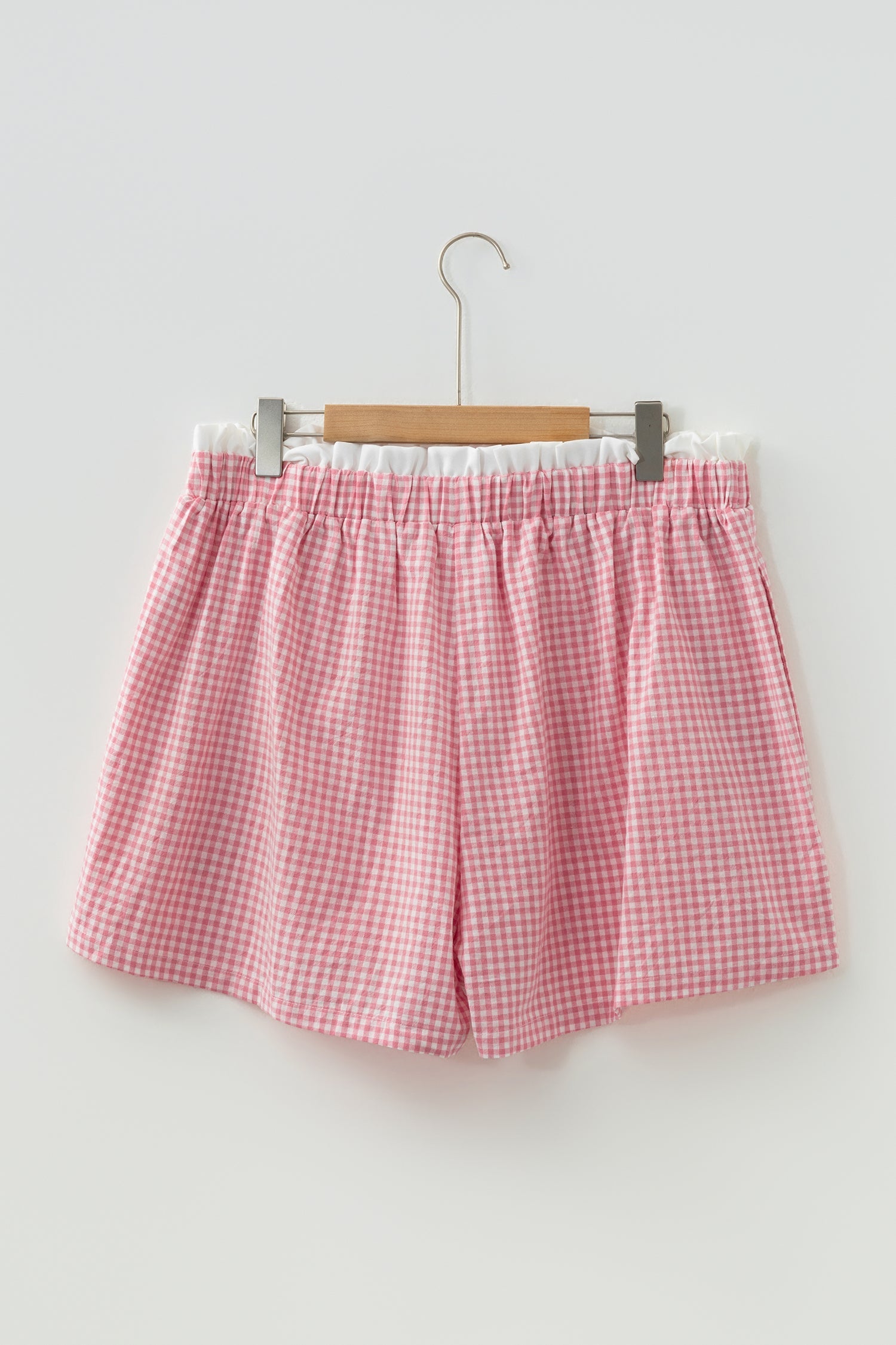 Plus Size Gingham Plaid Ruffle Contrast Trim Shorts