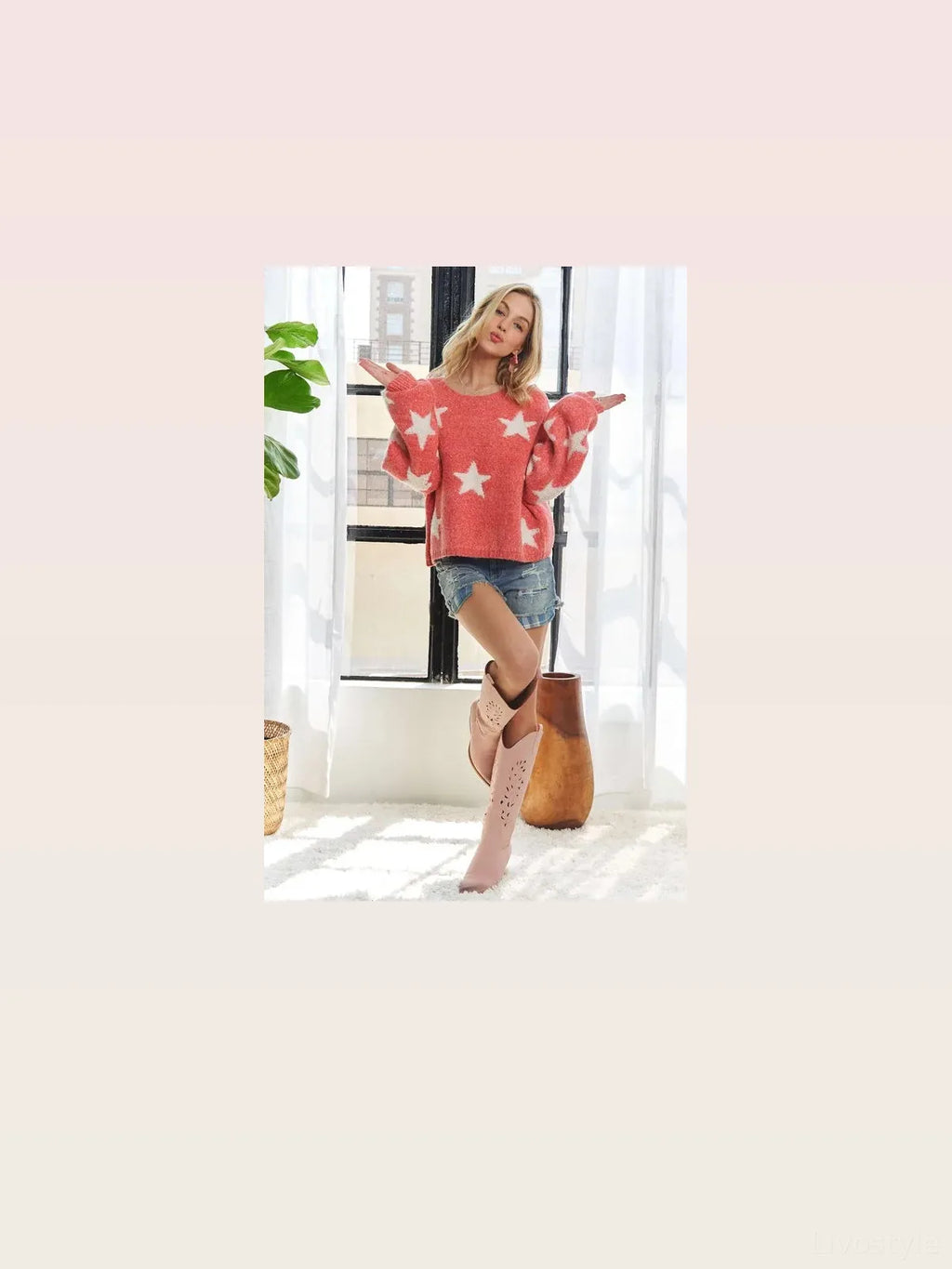 Star-Patterned Round Neck Sweater: Stylish & Comfortable